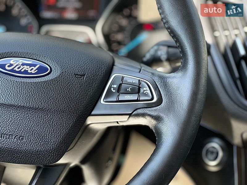 Внедорожник / Кроссовер Ford Escape 2018 в Ивано-Франковске