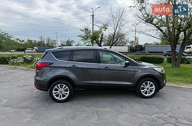 Внедорожник / Кроссовер Ford Escape 2018 в Днепре