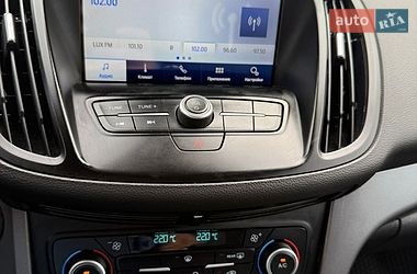 Внедорожник / Кроссовер Ford Escape 2018 в Днепре