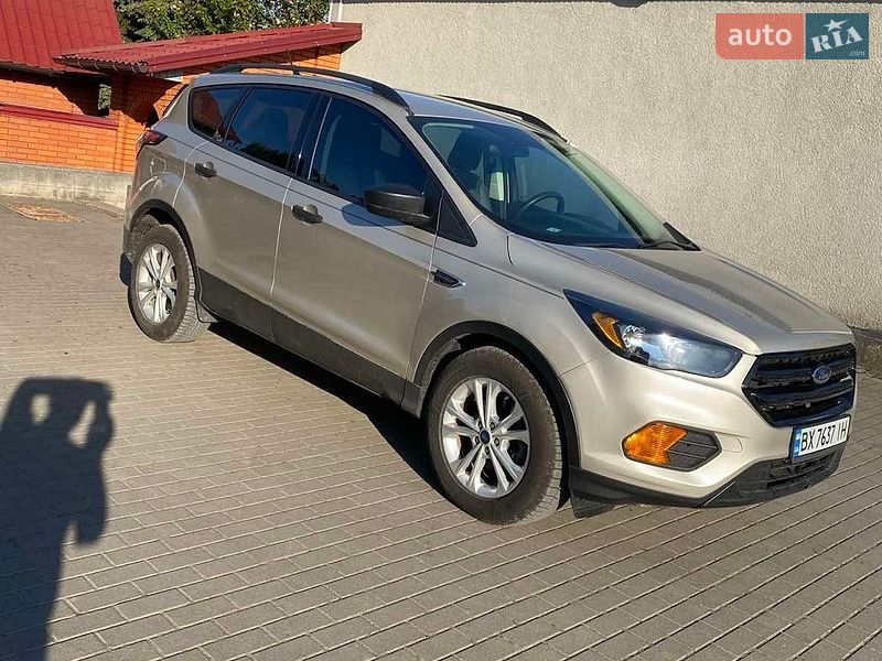 Внедорожник / Кроссовер Ford Escape 2018 в Хмельницком