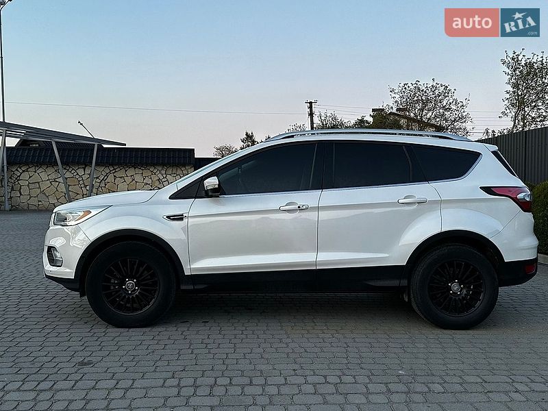 Позашляховик / Кросовер Ford Escape 2018 в Львові