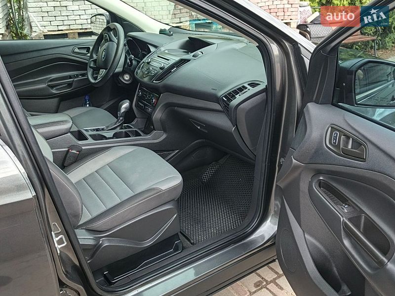 Внедорожник / Кроссовер Ford Escape 2017 в Изяславе