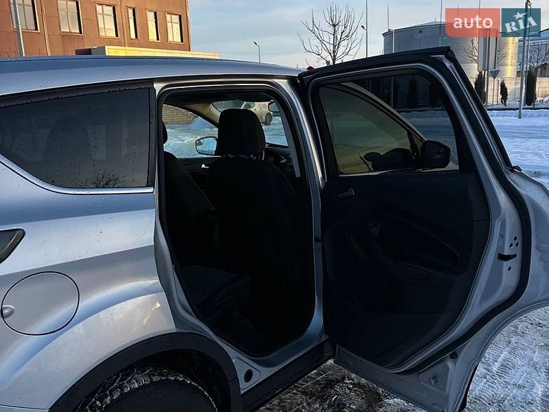 Внедорожник / Кроссовер Ford Escape 2016 в Виннице