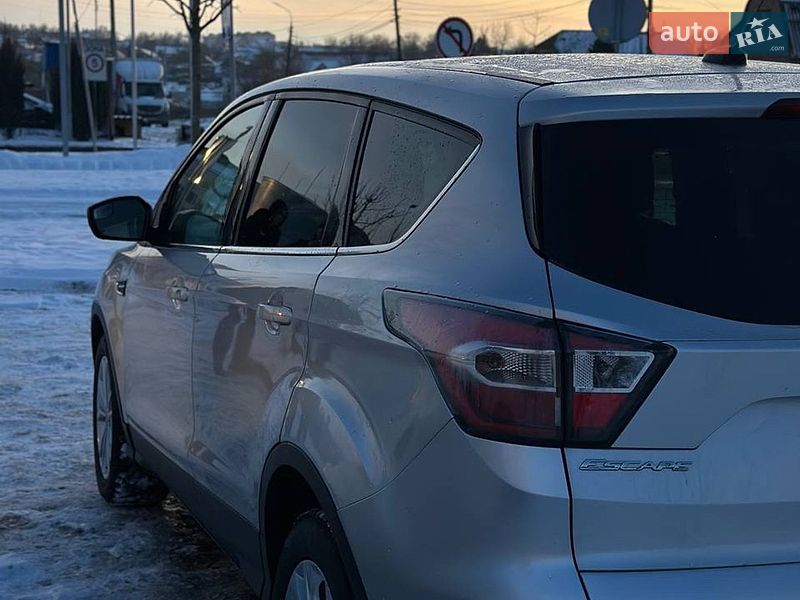 Внедорожник / Кроссовер Ford Escape 2016 в Виннице