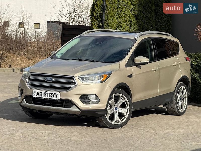 Внедорожник / Кроссовер Ford Escape 2017 в Стрые