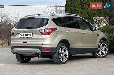 Внедорожник / Кроссовер Ford Escape 2017 в Стрые