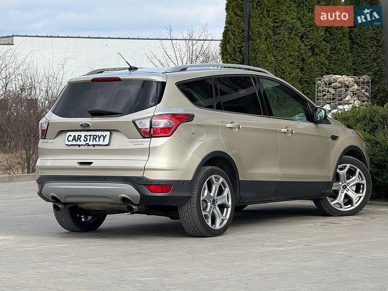 Внедорожник / Кроссовер Ford Escape 2017 в Стрые