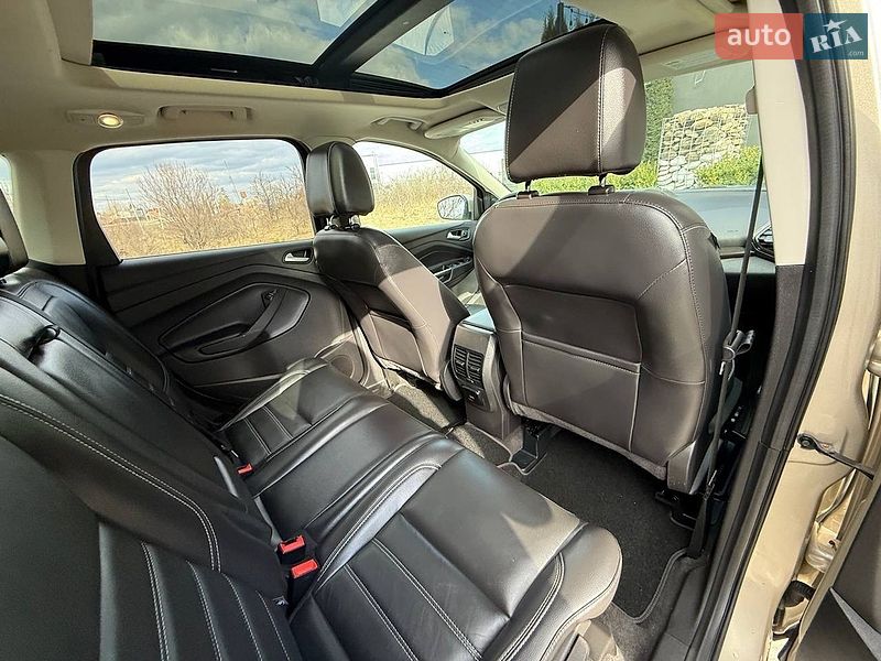 Внедорожник / Кроссовер Ford Escape 2017 в Стрые