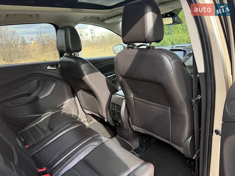 Внедорожник / Кроссовер Ford Escape 2017 в Стрые