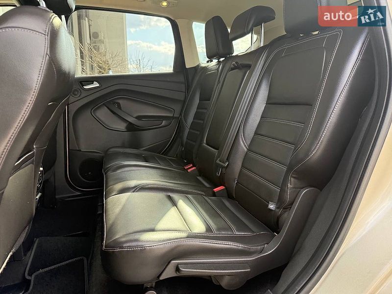 Внедорожник / Кроссовер Ford Escape 2017 в Стрые