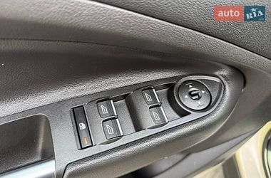Внедорожник / Кроссовер Ford Escape 2017 в Стрые