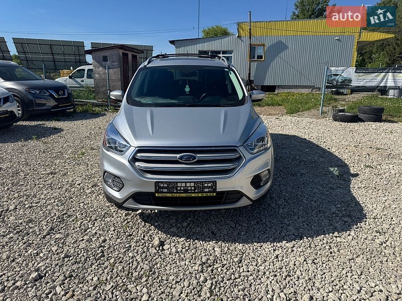 Внедорожник / Кроссовер Ford Escape 2018 в Городке