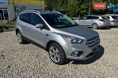 Внедорожник / Кроссовер Ford Escape 2018 в Городке
