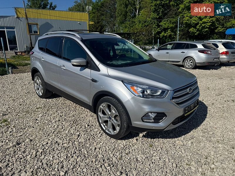 Внедорожник / Кроссовер Ford Escape 2018 в Городке