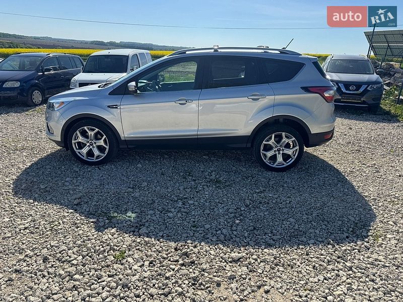 Внедорожник / Кроссовер Ford Escape 2018 в Городке