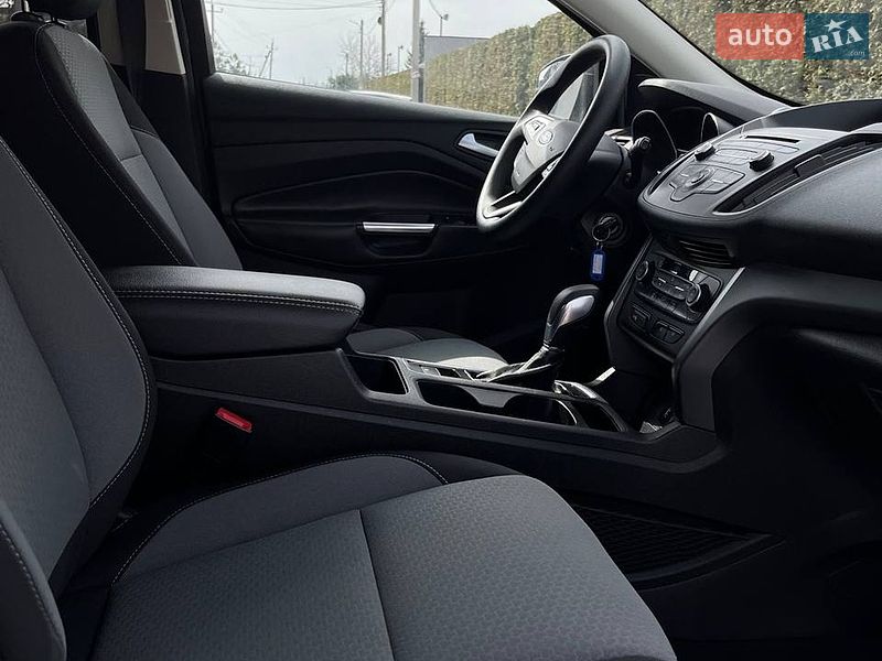 Внедорожник / Кроссовер Ford Escape 2018 в Львове
