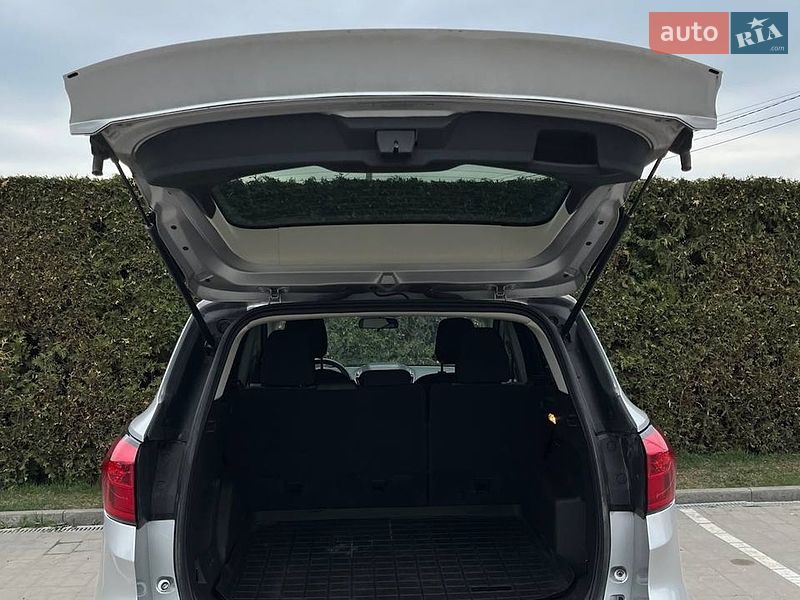 Внедорожник / Кроссовер Ford Escape 2019 в Львове