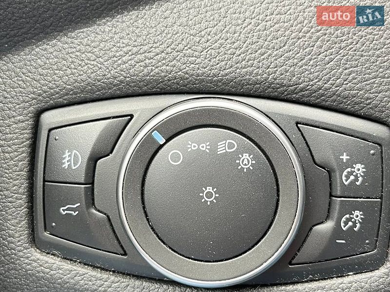Внедорожник / Кроссовер Ford Escape 2019 в Львове