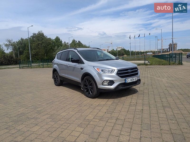 Внедорожник / Кроссовер Ford Escape 2018 в Львове