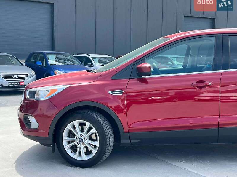 Внедорожник / Кроссовер Ford Escape 2017 в Львове