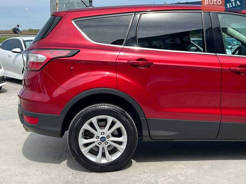 Внедорожник / Кроссовер Ford Escape 2017 в Львове