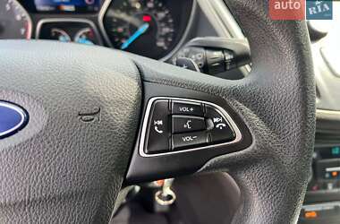 Внедорожник / Кроссовер Ford Escape 2017 в Львове
