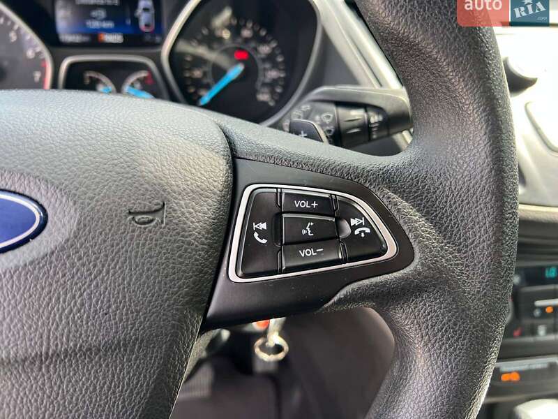 Внедорожник / Кроссовер Ford Escape 2017 в Львове