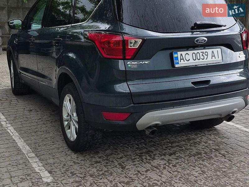 Позашляховик / Кросовер Ford Escape 2019 в Львові