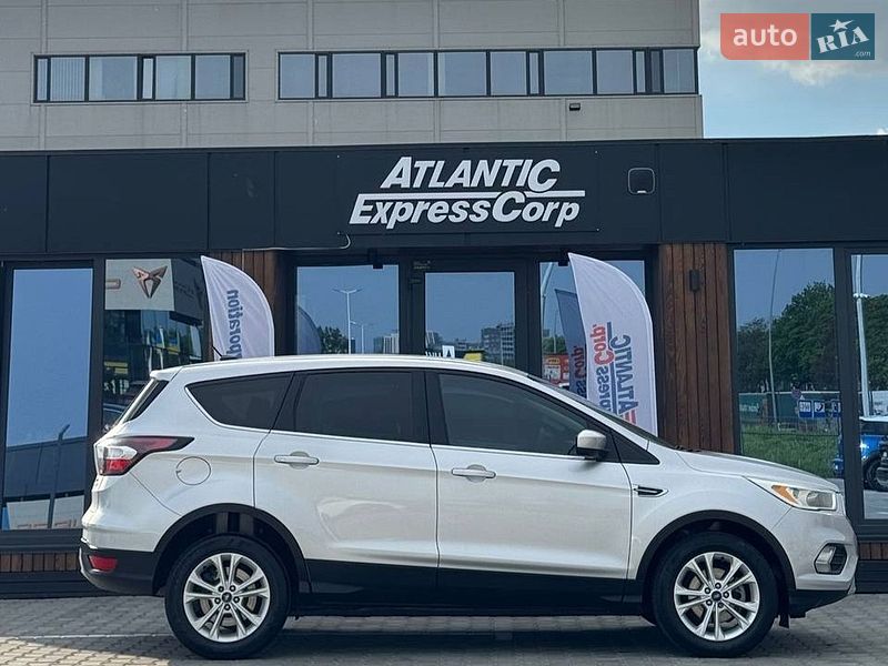 Позашляховик / Кросовер Ford Escape 2016 в Києві
