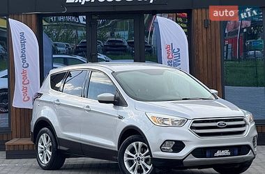 Позашляховик / Кросовер Ford Escape 2016 в Києві