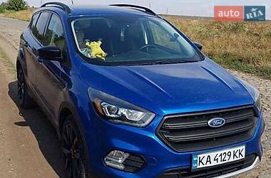 Позашляховик / Кросовер Ford Escape 2017 в Луцьку