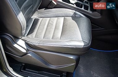 Внедорожник / Кроссовер Ford Escape 2018 в Хмельницком