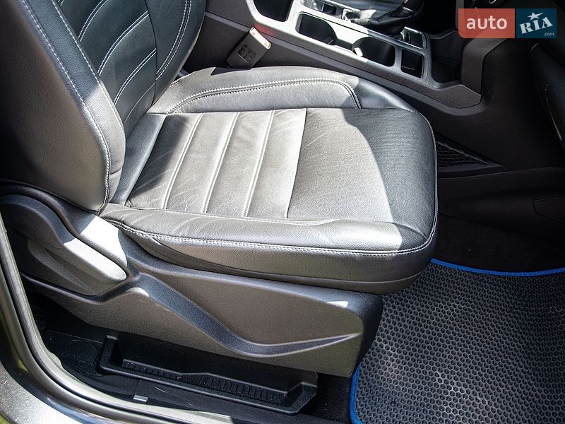 Внедорожник / Кроссовер Ford Escape 2018 в Хмельницком