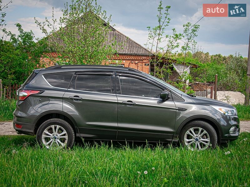 Внедорожник / Кроссовер Ford Escape 2018 в Хмельницком