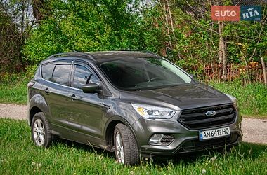Внедорожник / Кроссовер Ford Escape 2018 в Хмельницком