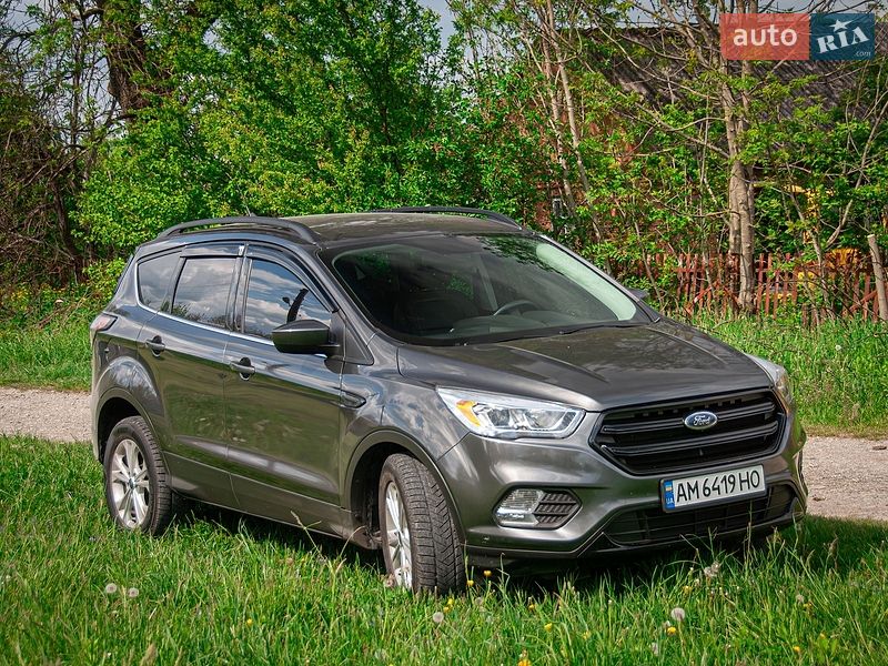 Внедорожник / Кроссовер Ford Escape 2018 в Хмельницком