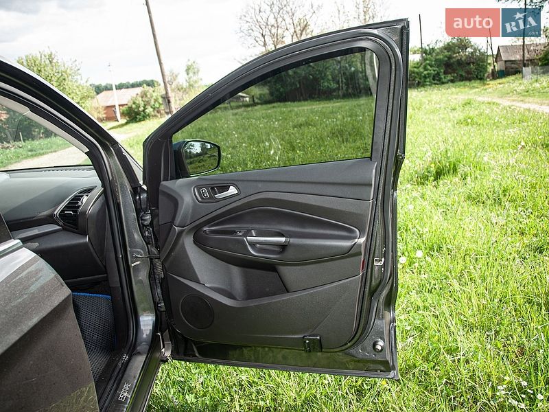 Внедорожник / Кроссовер Ford Escape 2018 в Хмельницком