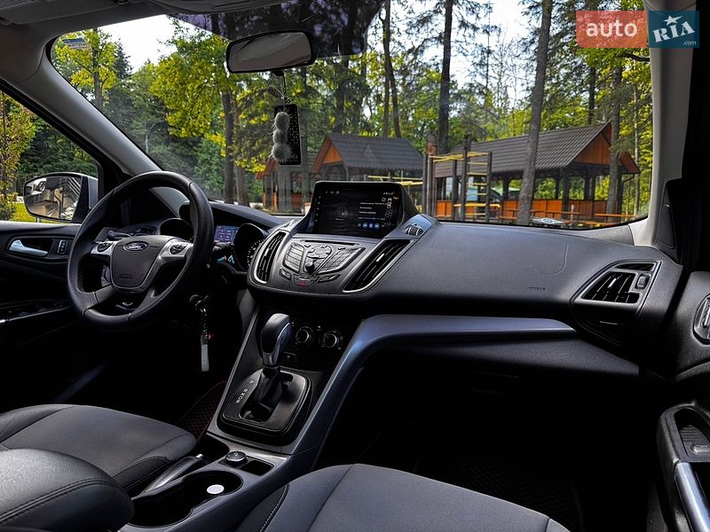 Позашляховик / Кросовер Ford Escape 2015 в Дрогобичі