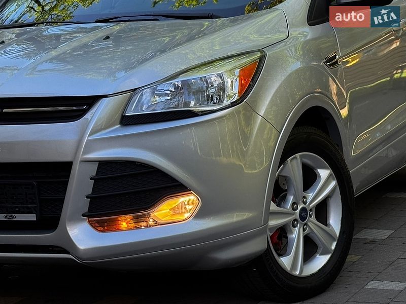 Позашляховик / Кросовер Ford Escape 2015 в Дрогобичі