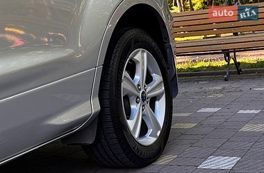 Позашляховик / Кросовер Ford Escape 2015 в Дрогобичі