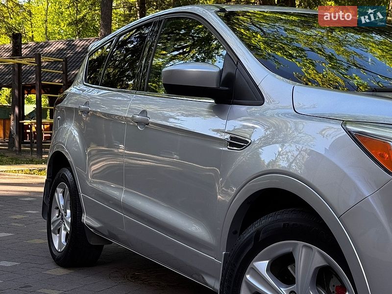 Позашляховик / Кросовер Ford Escape 2015 в Дрогобичі