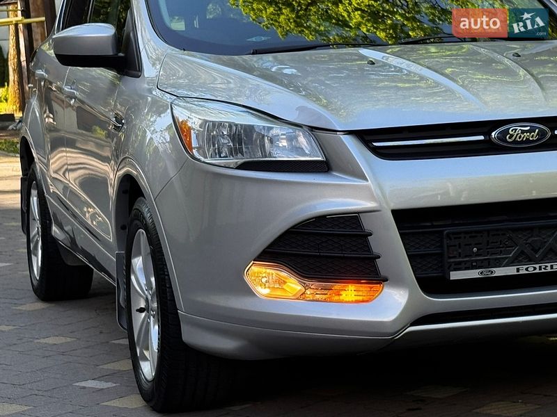 Позашляховик / Кросовер Ford Escape 2015 в Дрогобичі