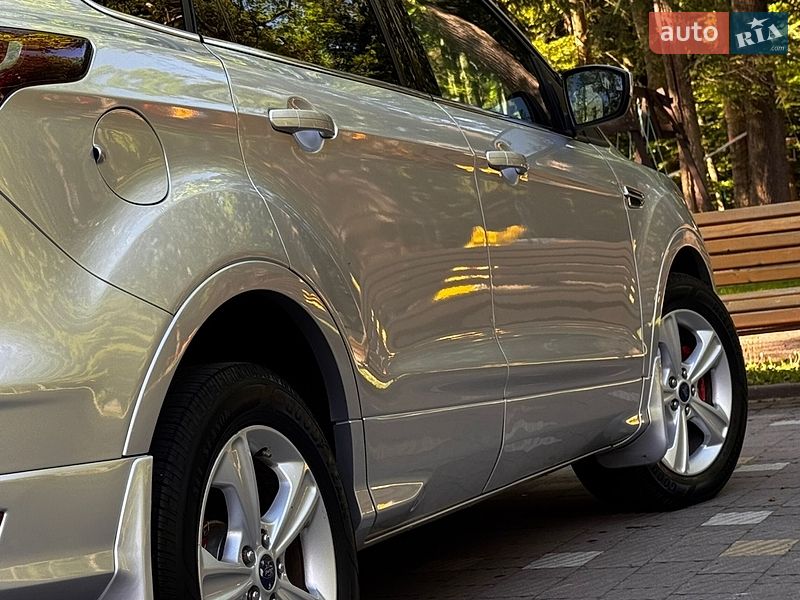 Позашляховик / Кросовер Ford Escape 2015 в Дрогобичі
