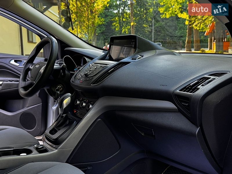 Позашляховик / Кросовер Ford Escape 2015 в Дрогобичі