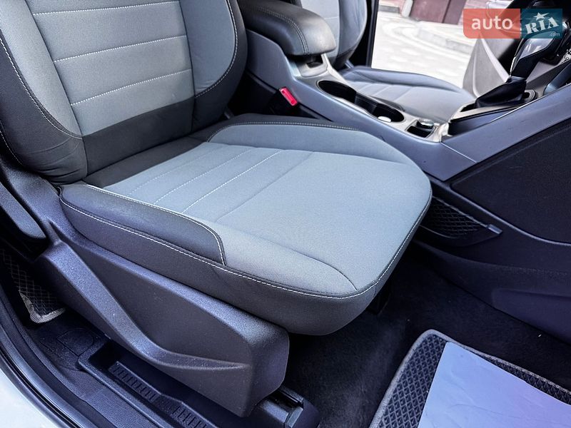 Позашляховик / Кросовер Ford Escape 2015 в Дрогобичі