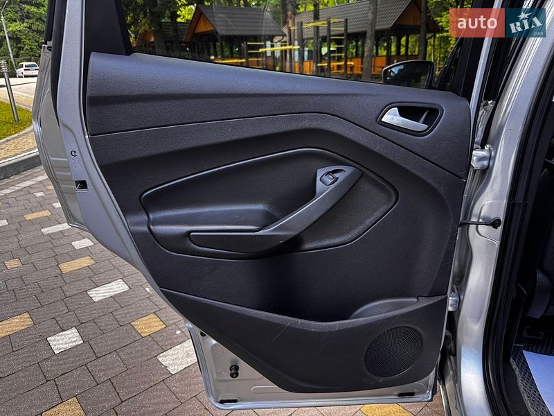 Позашляховик / Кросовер Ford Escape 2015 в Дрогобичі