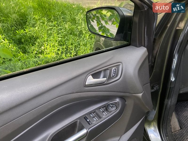 Внедорожник / Кроссовер Ford Escape 2019 в Сумах