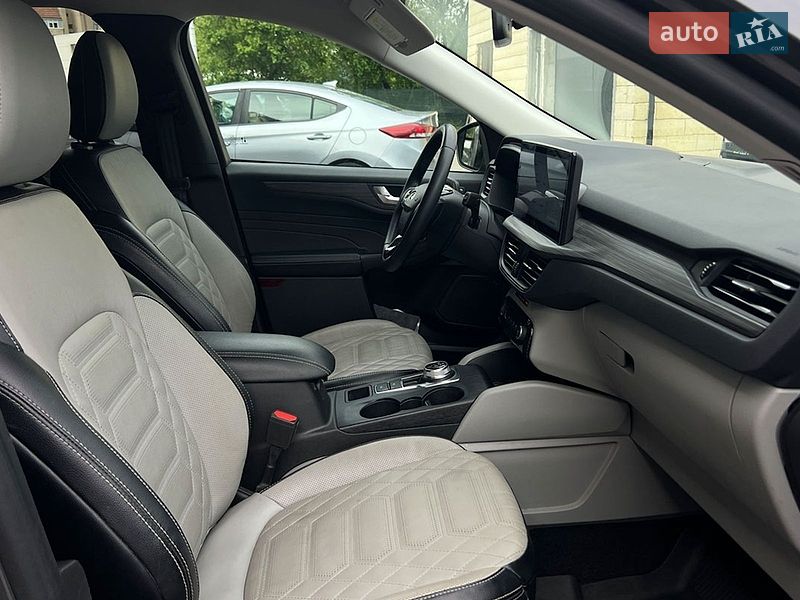 Позашляховик / Кросовер Ford Escape 2023 в Івано-Франківську