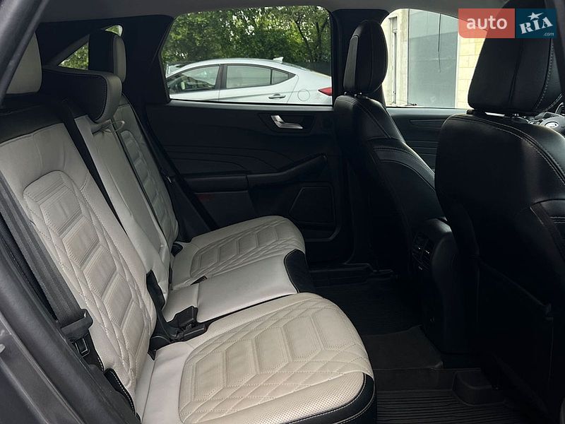 Позашляховик / Кросовер Ford Escape 2023 в Івано-Франківську