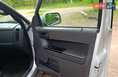 Позашляховик / Кросовер Ford Escape 2011 в Чернігові